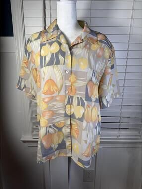 Vintage 90s Voir Collection Tulip Print Blouse Size M Short Sleeve Camp Collar
